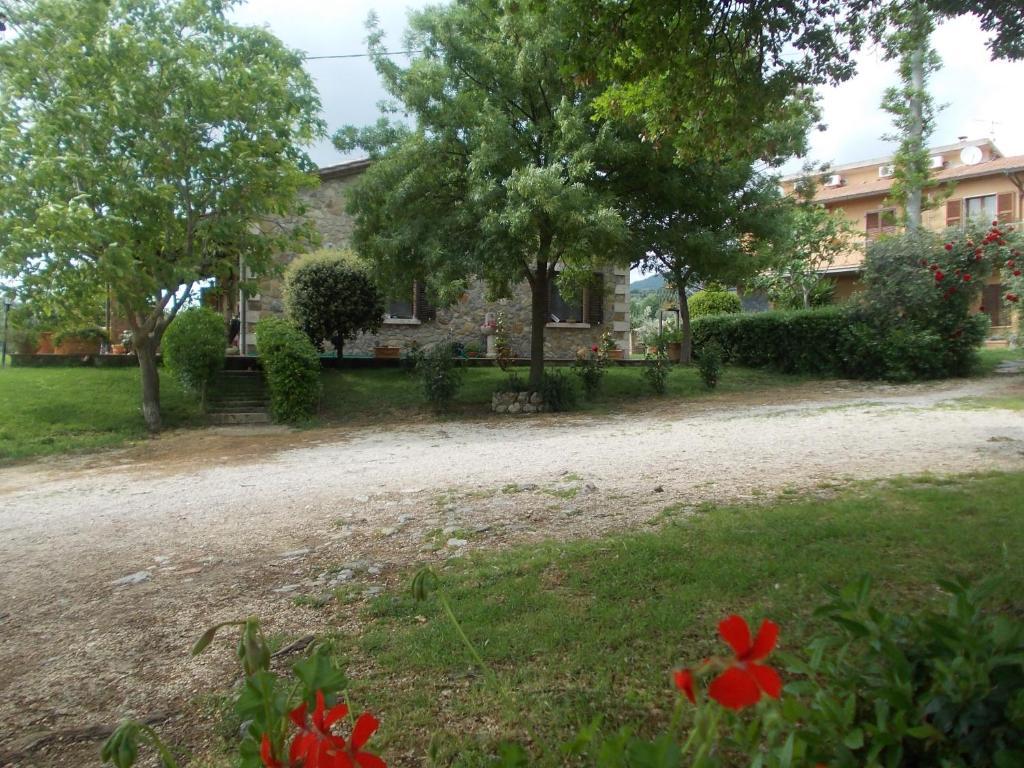 Agriturismo La Valle Degli Ulivi Semproniano Extérieur photo